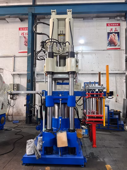 Machine de moulage par injection de caoutchouc verticale de 300 tonnes pour toutes sortes de produits en caoutchouc, fabrication de silicone en caoutchouc